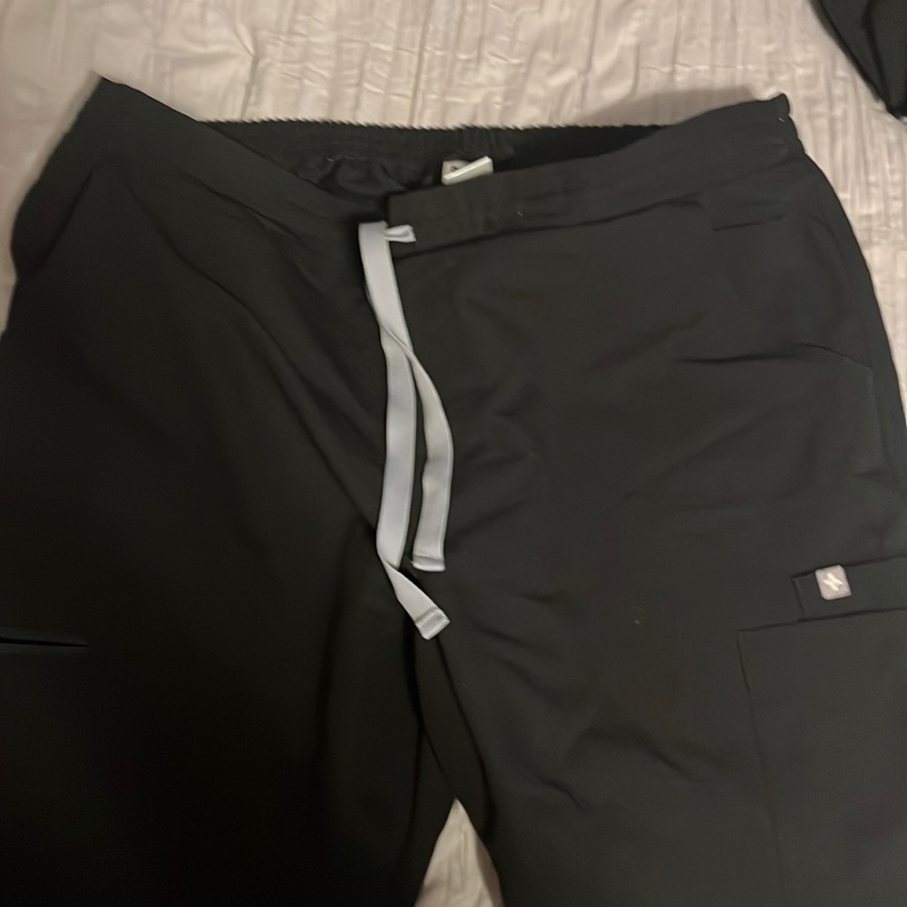 Figs skinny scrub pants